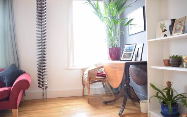 Stylish 2 Bedroom Apartment in Clapham