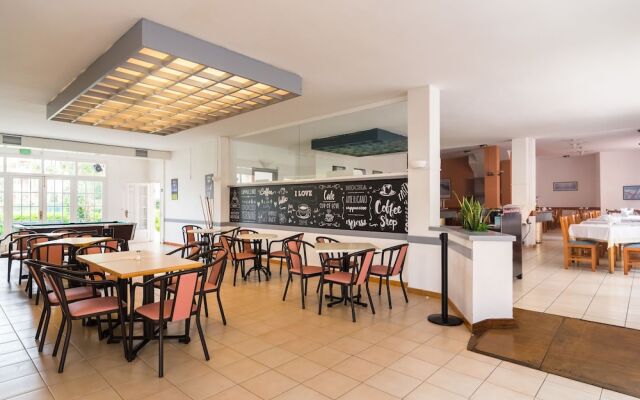 Holiday Home in Complex near Sea