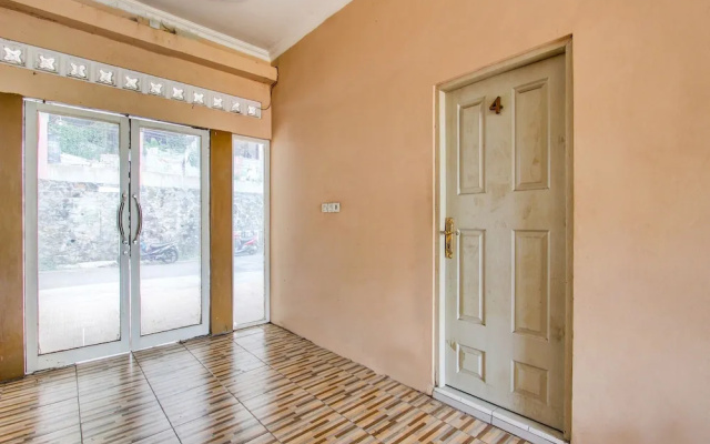 OYO 92459 Cahyo Kost 2