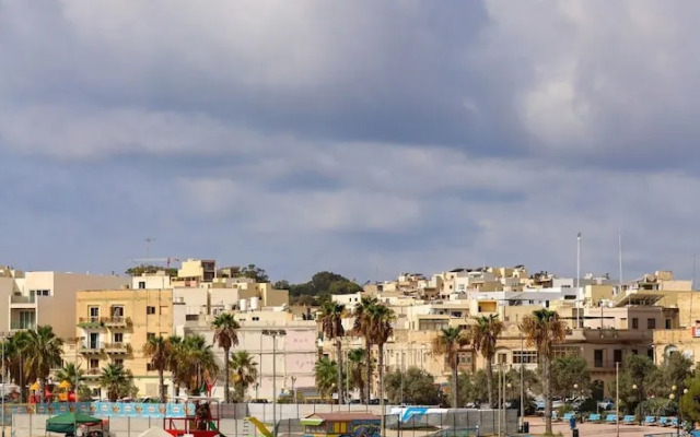 Luxurious Duplex Seafront Apt With Amazing Views