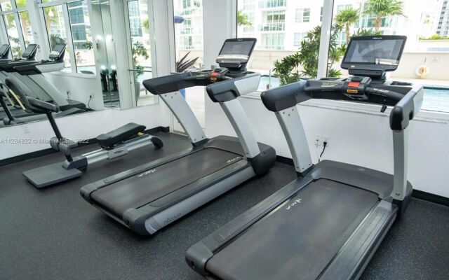 Modern Brickell Condo With Amazing Bay Views