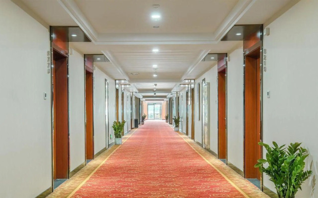 Wuhan Guochuang Chuyuan Donghu Hotel