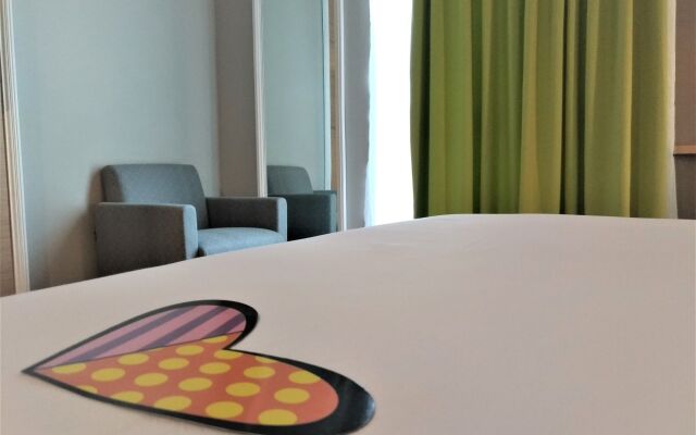 MaxOneHotels.com at Platinum Hayam Wuruk Jakarta