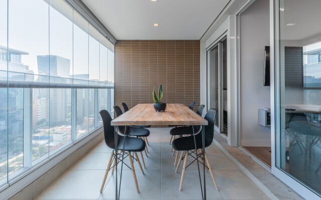 Apartamento luxuoso com vaga e ótima localização | Vila Olímpia