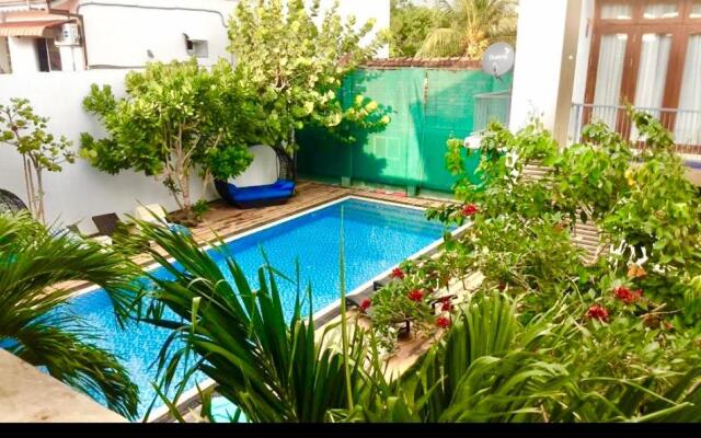 Hotel Cloud 9 Negombo