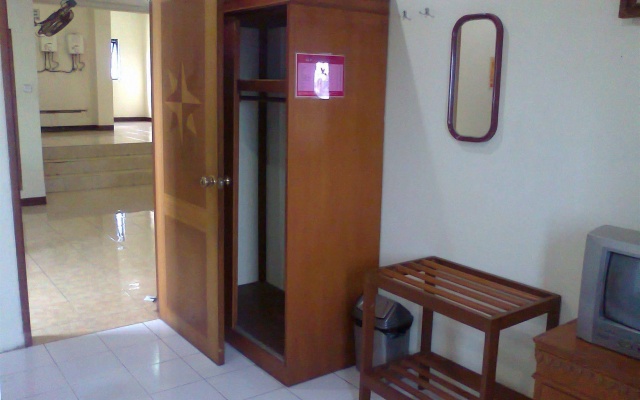 OYO Life 90380 Andalus Hotel Syariah