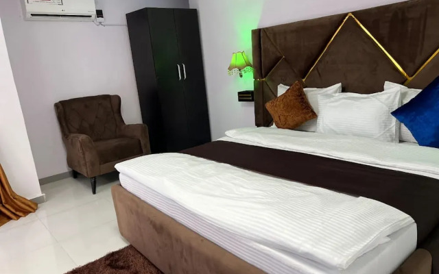 Glandov Suites and Apartment