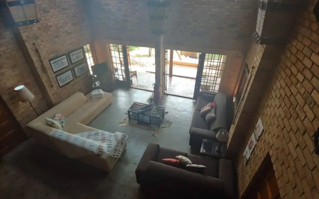 Bush and Gables Lodge