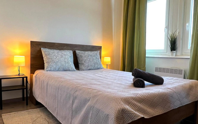 R8 Guest house by Small Home Budapest