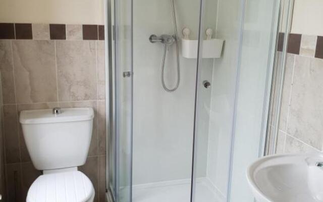 Kings Acre spacious 4 bed with Breath-taking views