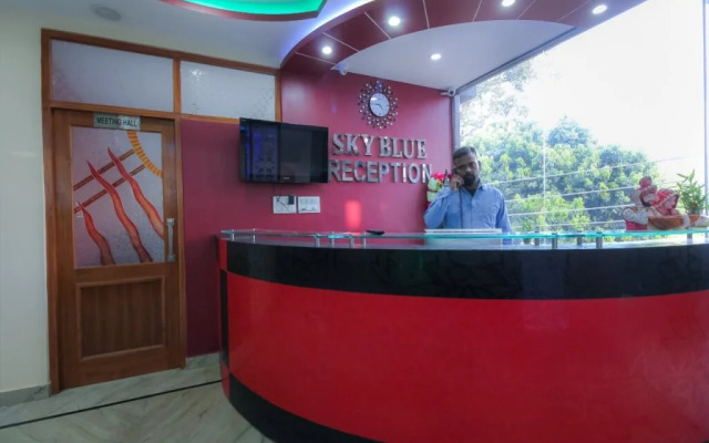 Hotel Sky Blue By OYO Rooms