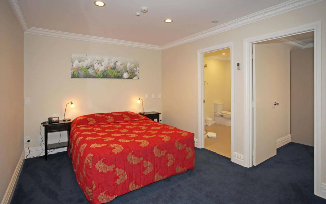 Tuakau Hotel