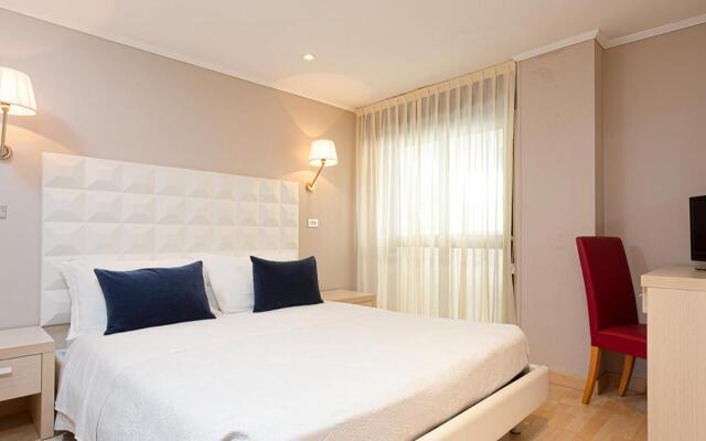 Hotel Gatto Bianco Corona