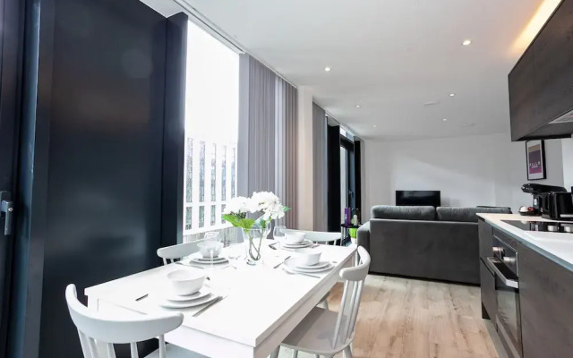 Spacious Two Bedroom Penthouse in MCR City Centre
