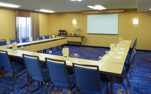 Courtyard by Marriott Chicago Deerfield