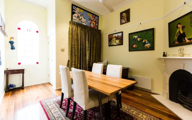 ALEXANDER, 2BDR South Melbourne House