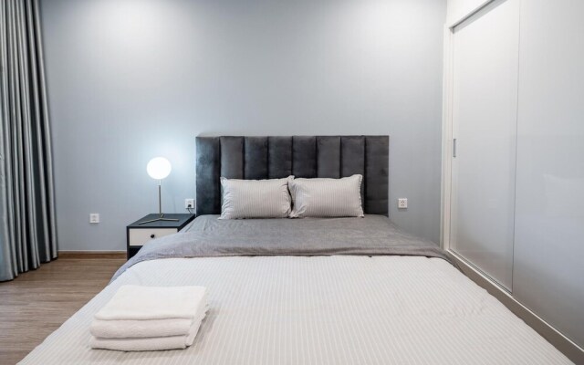 Homefromhome Skylake Apartment