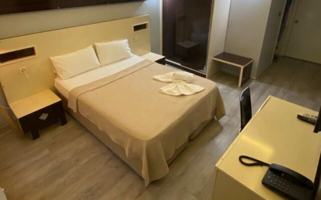Grand 53 Hotel