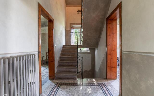 Villa Liberty 1927 with heated pool in the park