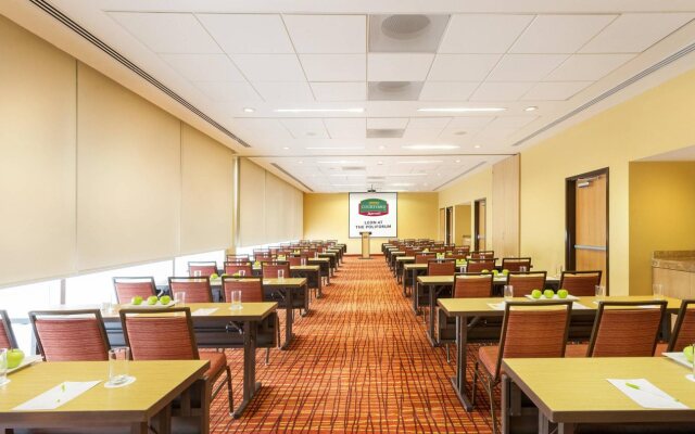 Courtyard by Marriott Leon at the Poliforum