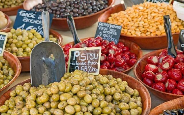 Provencal holiday home with private terrace, Bédoin