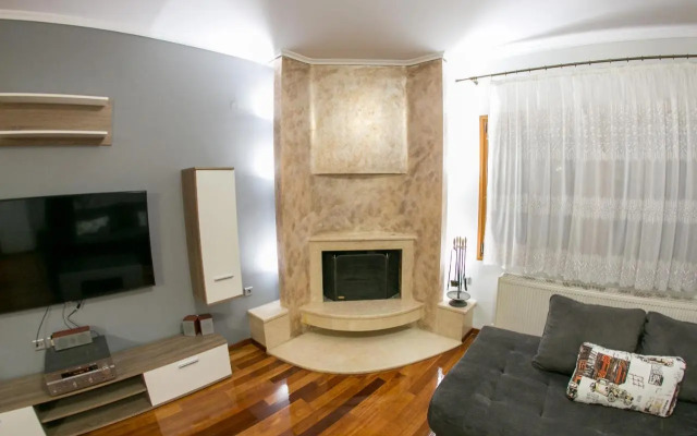 Vier Luxury House