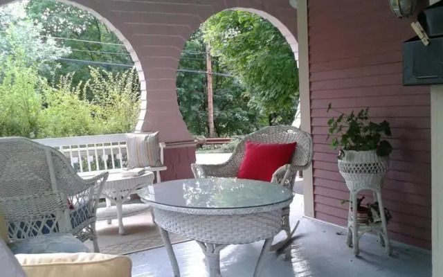 Betsy's Bed & Breakfast