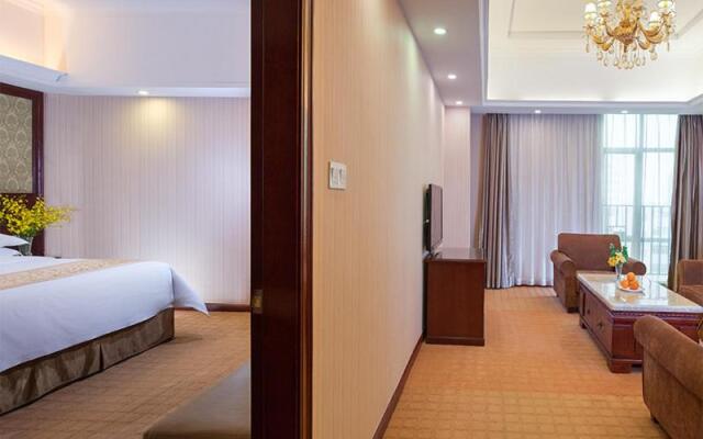 Vienna Hotel ( Shenzhen Fuyong Bridge Branch)