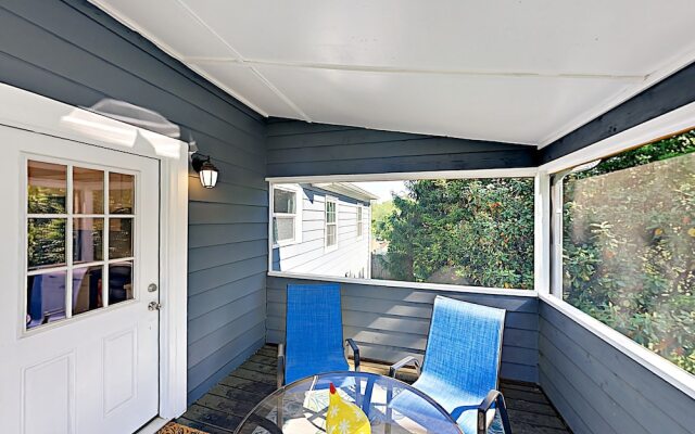 7 3rd Street Home 2 Bedrooms 2 Bathrooms Home