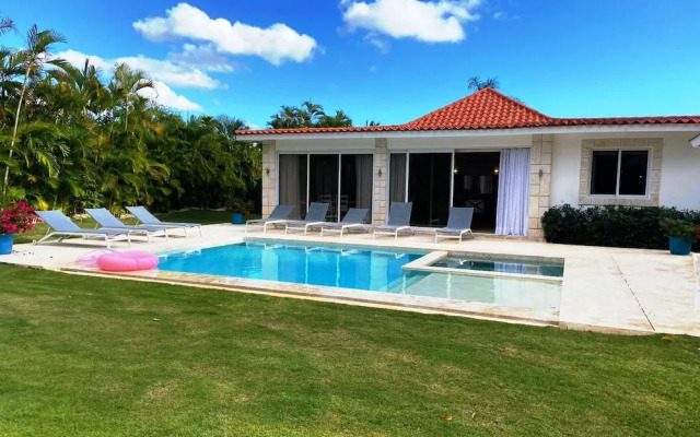 Seasideserenity - Luxury Villa Steps From The Beach