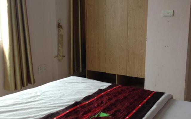 Red Hotel