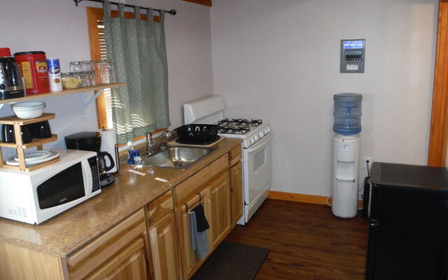 Talkeetna Love-Lee Cabins