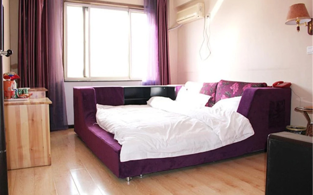 Chengde Xinhe 521 Theme Hotel