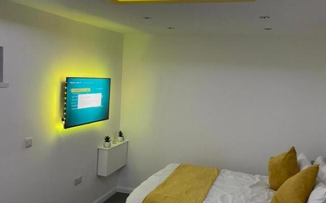 Balco Sherwood Studio (Adults Only)