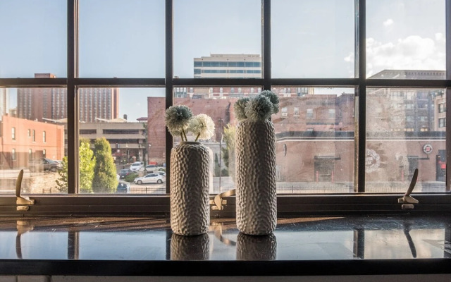 FRONTDESK 915 Broadway Apts Downtown Kansas City