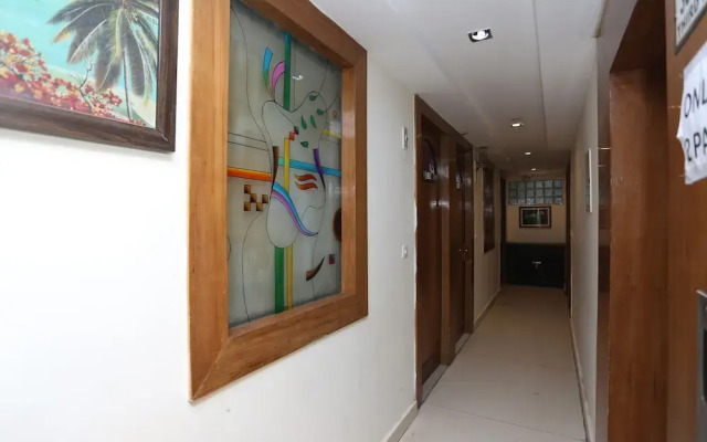 OYO 18870 Hotel Lajja Palace
