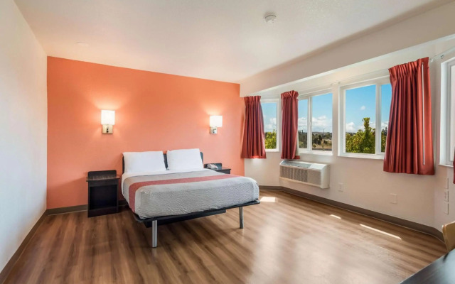 Motel 6 Rohnert Park, CA