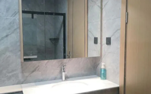 Honor First International Apartment (Poly Skyline)