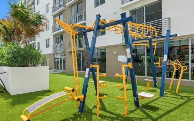 Landing Apartments - Pompano Beach