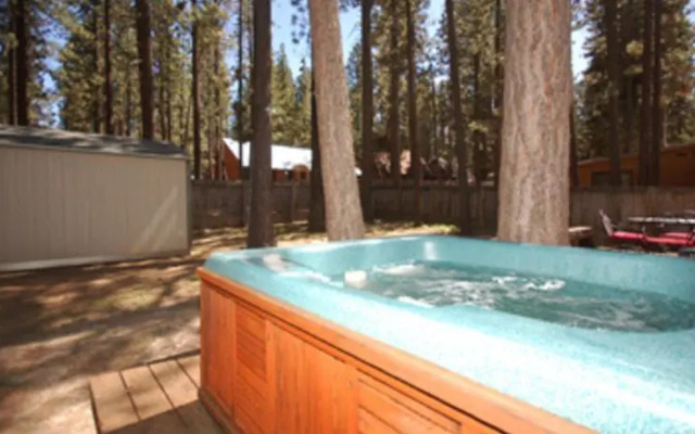 RedAwning Forest Avenue Holiday home