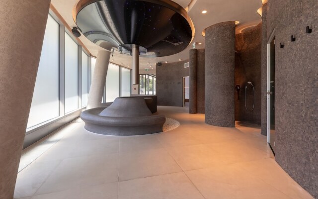 Luxury Apartment by Renters Prestige