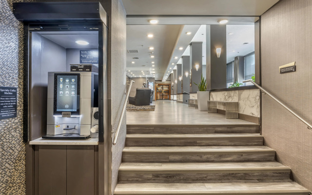 Best Western Plus Carlton Plaza Hotel