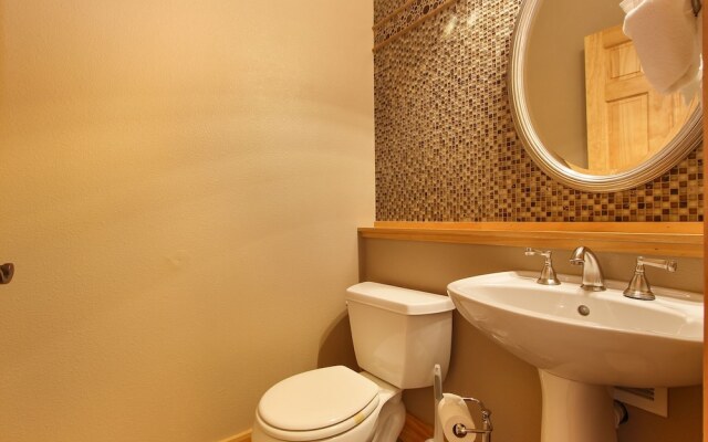 Thunder Mountain S8 2 Bedroom Condo by RedAwning