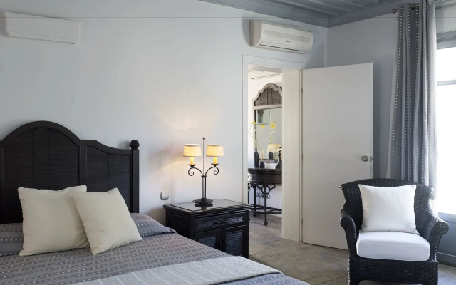 Porto Kea Suites