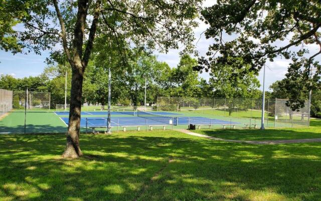 Port of Kimberling Marina & Resort