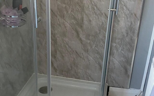 Contractor Accomodation 3-bed House in Liverpool