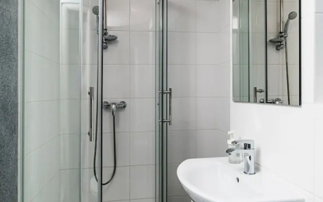 Chlodna 15 Apartment