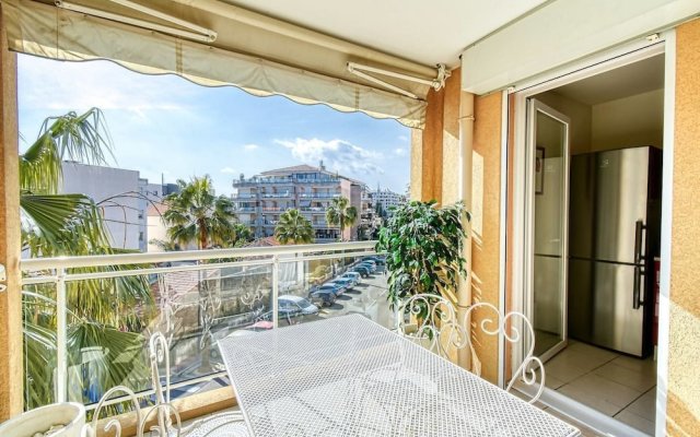 HESPE - Beautiful 2 bed apartment only 50m from the beach!