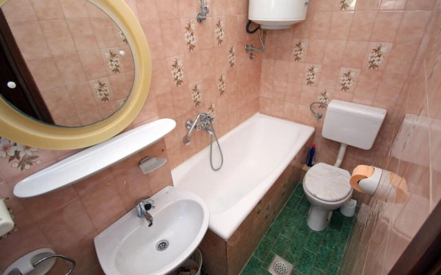 Ivo - With Terrace - A1