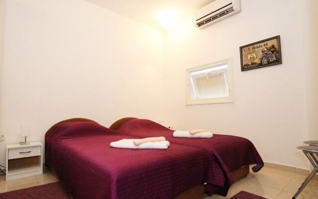 Feel Center Apartments.